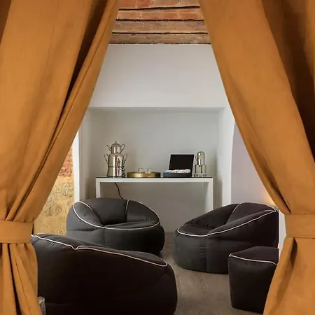 Hotel Quintocanto & 4*